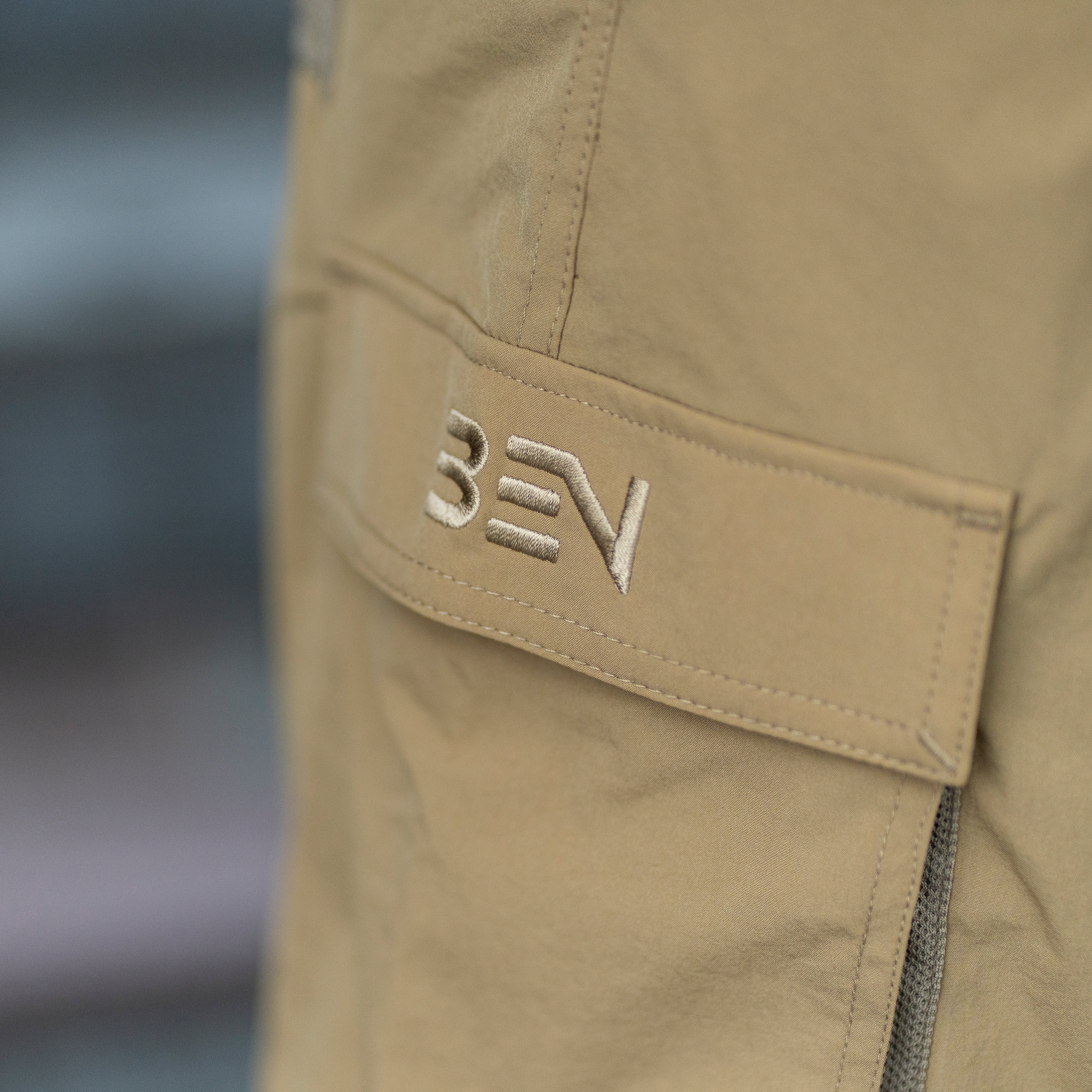 BEN GENERAL Russell Athletic ストレッチナイロンビーチショーツ カーキ