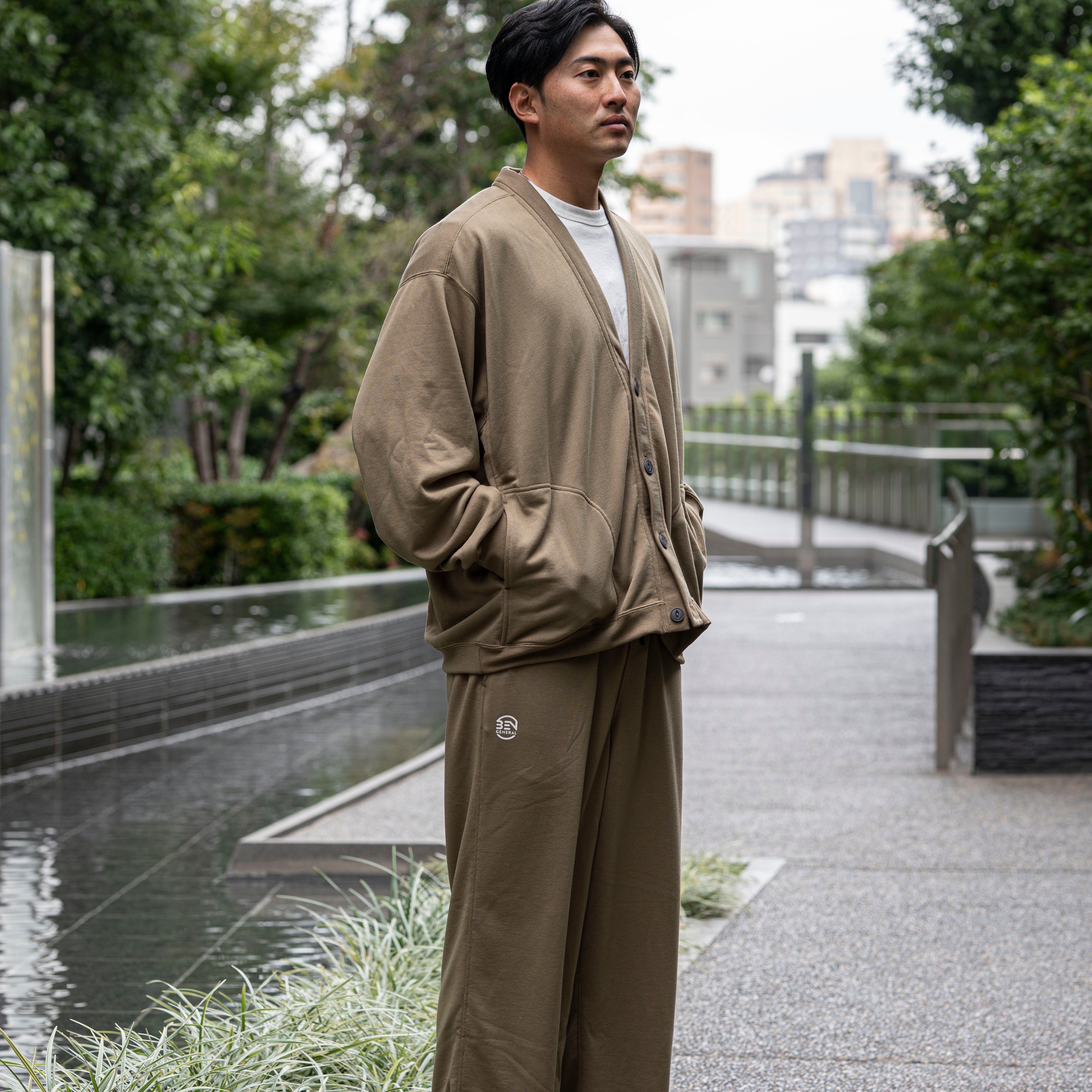 BEN GENERAL Russell Athletic エバードライスウェットバギーパンツ カーキ