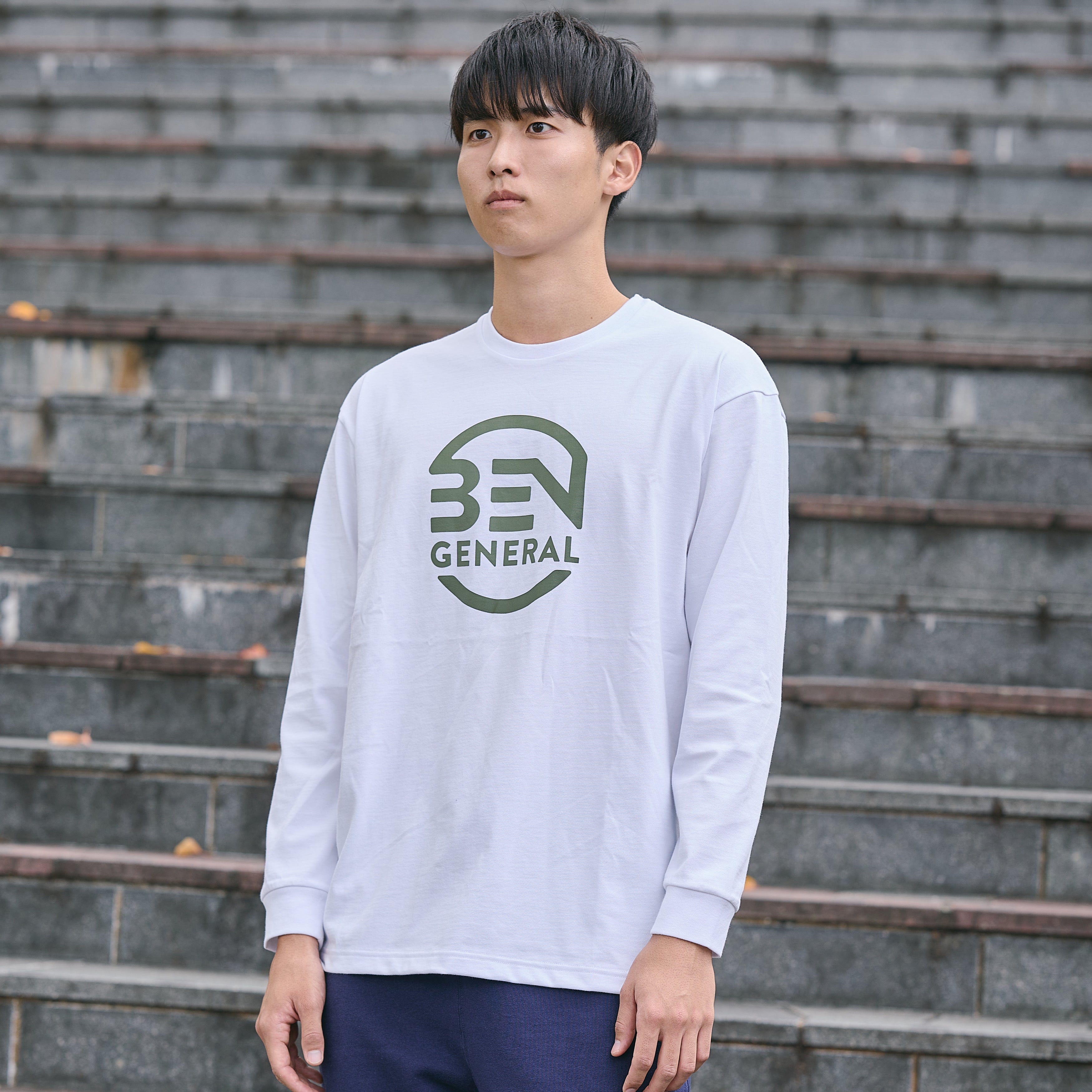 トレーニングロングスリーブTシャツ ホワイト